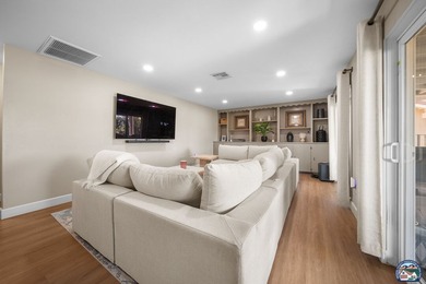 Beautifully updated golf course home. This 3-bedroom, 2-bathroom - photo 10
