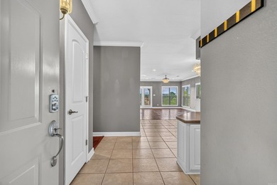 This beautiful condo is move in ready, has an open concept - photo 2