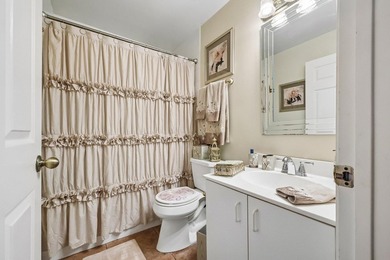 LOCATION, LOCATION, LOCATION! Beautiful, two story, 4 Bedroom/3 - photo 12