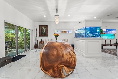 Exceptional oasis-style estate in a desirable golf community - photo 13
