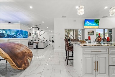 Exceptional oasis-style estate in a desirable golf community - photo 14