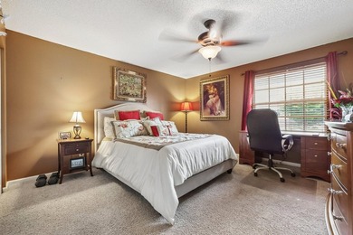 LOCATION, LOCATION, LOCATION! Beautiful, two story, 4 Bedroom/3 - photo 15