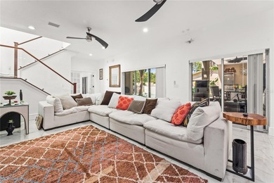 Exceptional oasis-style estate in a desirable golf community - photo 16