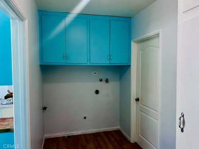 Welcome to this charming 4-bedroom, 2-bathroom Long Beach home - photo 8