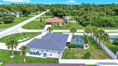 Stunning Corner-Lot POOL home with a resort-style backyard - photo 4