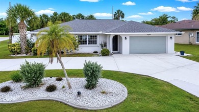 Stunning Corner-Lot POOL home with a resort-style backyard - photo 5