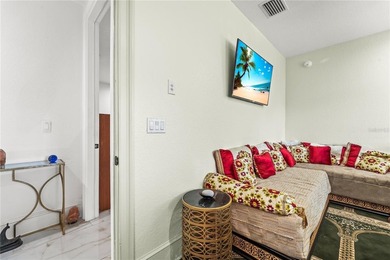 Exceptional oasis-style estate in a desirable golf community - photo 47