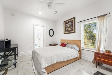 Exceptional oasis-style estate in a desirable golf community - photo 48