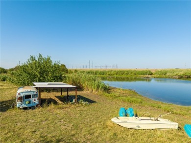 Lake Acreage For Sale in Abbott, Texas