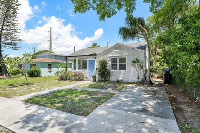 Beautifully renovated 2-bedroom, 2-bath home with a flex room in - photo 3