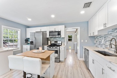 Beautifully renovated 2-bedroom, 2-bath home with a flex room in - photo 9