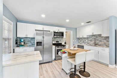 Beautifully renovated 2-bedroom, 2-bath home with a flex room in - photo 10