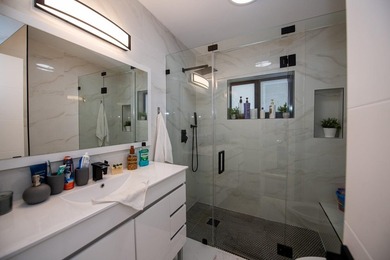 Stunning Home with Pool & Gazebo This charming 4 bedroom,3 - photo 11