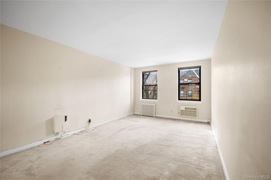 Spacious and well-maintained 1-bedroom, 1-bath co-op in the - photo 12