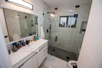 Stunning Home with Pool & Gazebo This charming 4 bedroom,3 - photo 15