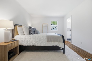 Welcome to this sun-drenched 3-bedroom, 2-bathroom ranch - photo 17