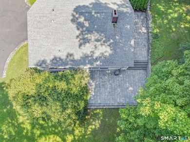 Welcome to this sun-drenched 3-bedroom, 2-bathroom ranch - photo 28