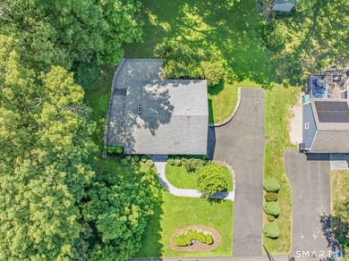 Welcome to this sun-drenched 3-bedroom, 2-bathroom ranch - photo 35