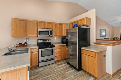 Ranch townhome with NO HOA! 3BR/3BA with vaulted ceilings