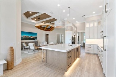 Exquisite waterfront retreat, perfectly positioned to capture - photo 12