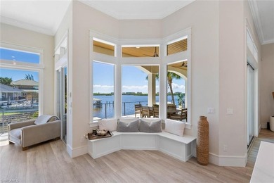 Exquisite waterfront retreat, perfectly positioned to capture - photo 17
