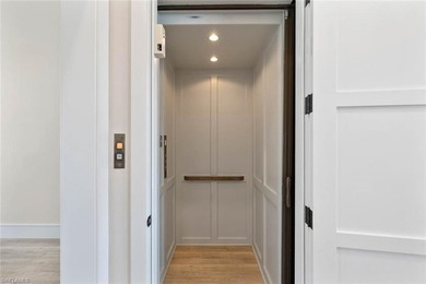 Exquisite waterfront retreat, perfectly positioned to capture - photo 18