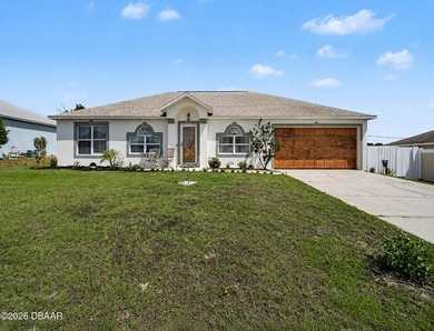 Louise Lake Home Active Under Contract in Deltona Florida