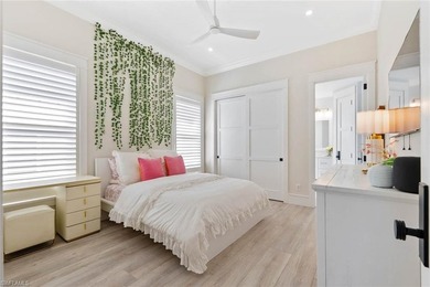 Exquisite waterfront retreat, perfectly positioned to capture - photo 24