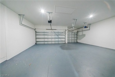 **SELLER IS MOTIVATED** Stunning new construction with 2,290 sq - photo 30