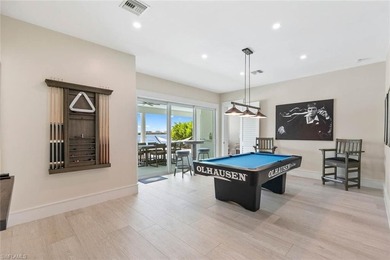 Exquisite waterfront retreat, perfectly positioned to capture - photo 31