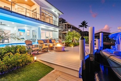 Exquisite waterfront retreat, perfectly positioned to capture - photo 34