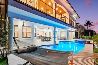 Exquisite waterfront retreat, perfectly positioned to capture - photo 35
