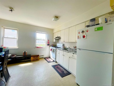 Lovely, sunny, two-family house. Close to supermarket, school - photo 8