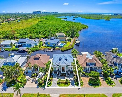 Exquisite waterfront retreat, perfectly positioned to capture - photo 40