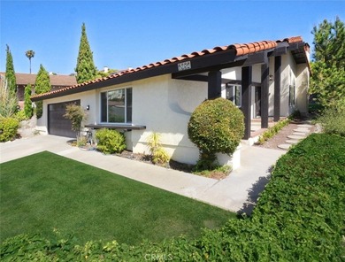 Nestled on a quiet street at the heart of the Palos Verdes - photo 3