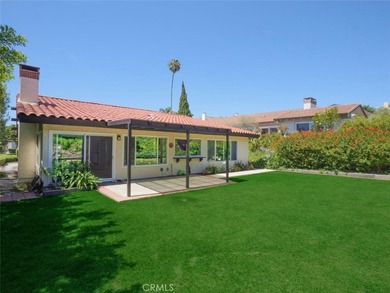 Nestled on a quiet street at the heart of the Palos Verdes - photo 4