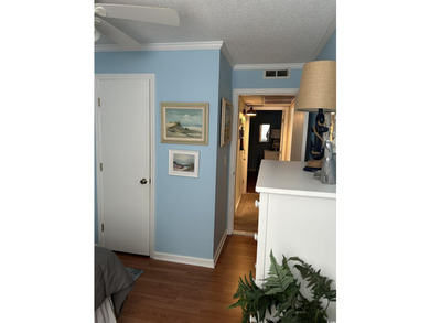 First floor 2 bedroom 1.5 bath unit fully furnished. Floating - photo 12