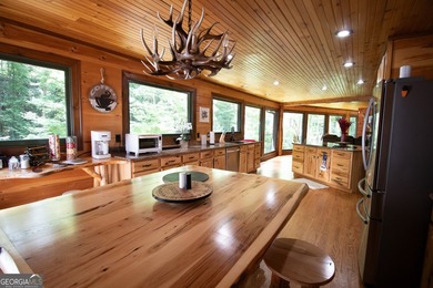 Welcome to a truly extraordinary mountain retreat that offers - photo 12