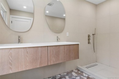 Welcome to this exceptional 6-bedroom, 4-bathroom new - photo 13