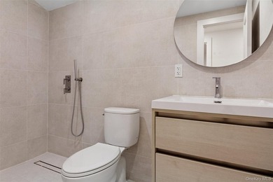 Welcome to this exceptional 6-bedroom, 4-bathroom new - photo 16