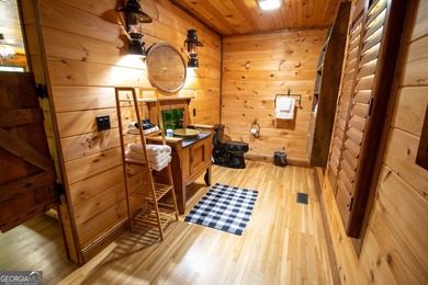 Welcome to a truly extraordinary mountain retreat that offers - photo 17