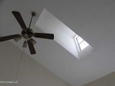 3 bedroom 2 bath fixer upper in a nice neighborhood with a - photo 9
