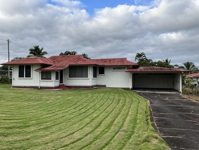 Opportunity awaits! Two homes on larger lot in Waiakea Houselots - photo 1