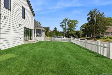 Welcome to this exceptional 6-bedroom, 4-bathroom new - photo 23