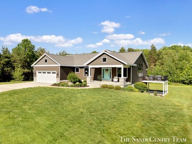Escape to your own private retreat with this exceptional - photo 3