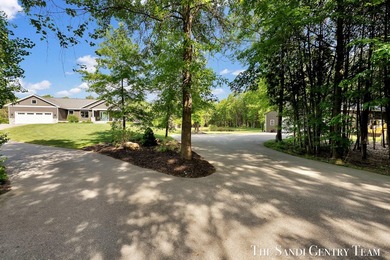 Escape to your own private retreat with this exceptional - photo 5