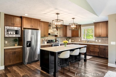 Escape to your own private retreat with this exceptional - photo 10