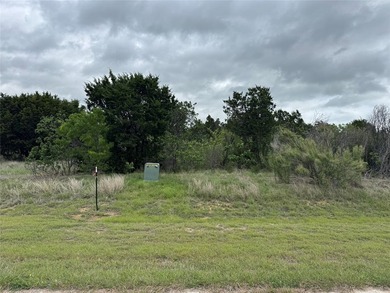 Discover your own Texas retreat just minutes from the calm - photo 2