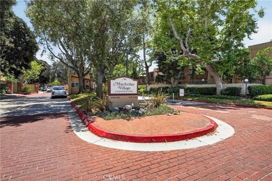 Welcome to this beautifully updated single-level one-bedroom - photo 3