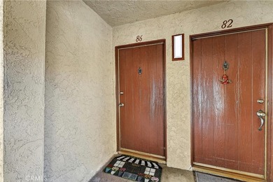 Welcome to this beautifully updated single-level one-bedroom - photo 4